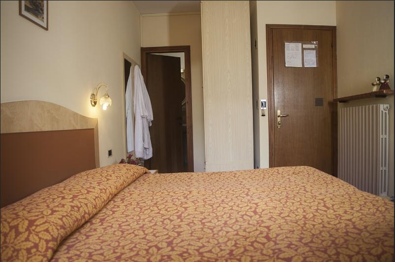 Hotel Venezia 罗卡皮耶托雷 外观 照片