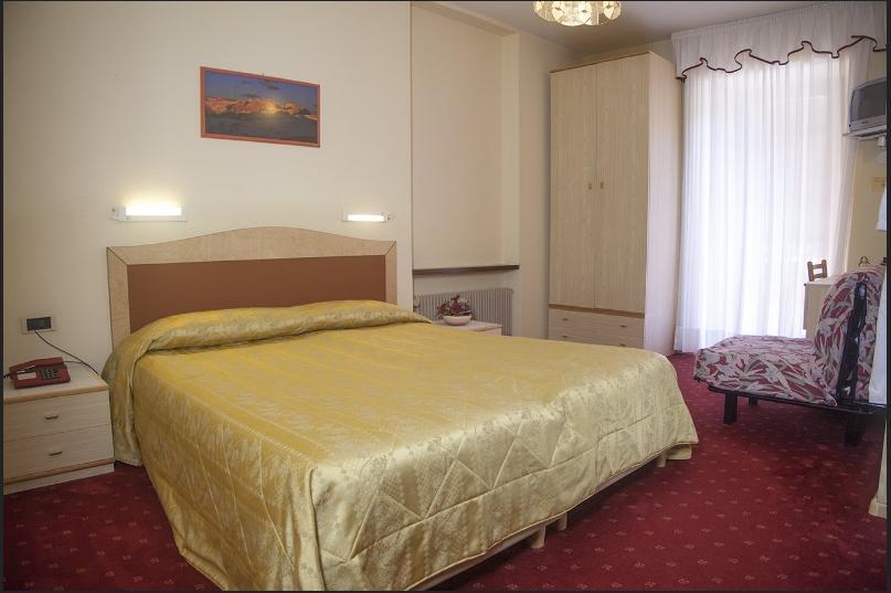 Hotel Venezia 罗卡皮耶托雷 外观 照片