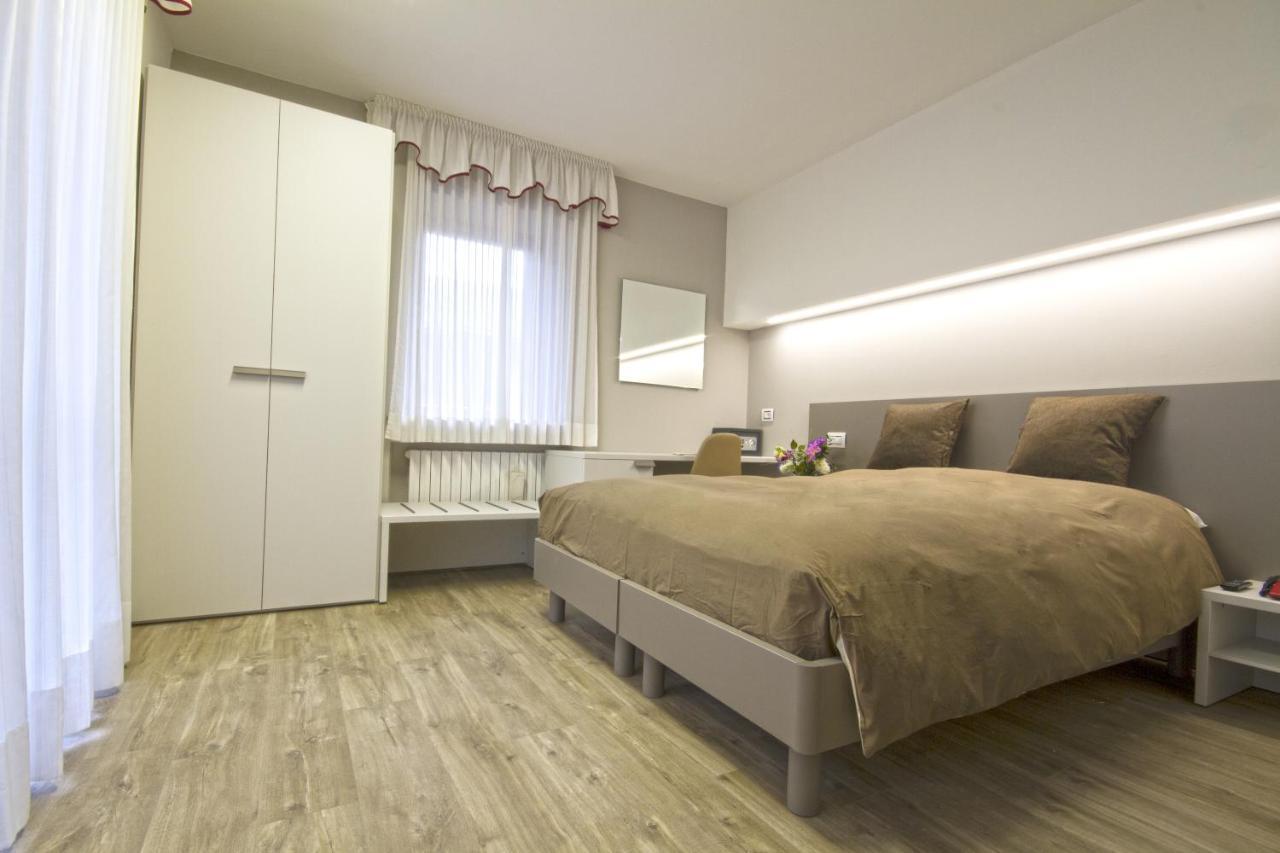 Hotel Venezia 罗卡皮耶托雷 外观 照片